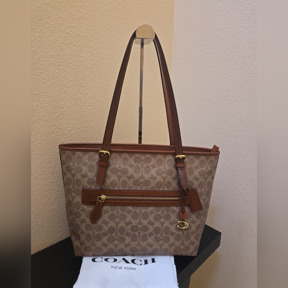 Coach Taylor Shoulder Bag In Signature Canvas - Picture 6 of 13